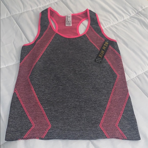 New Mix Workout Outfit 💪 - Picture 3 of 4